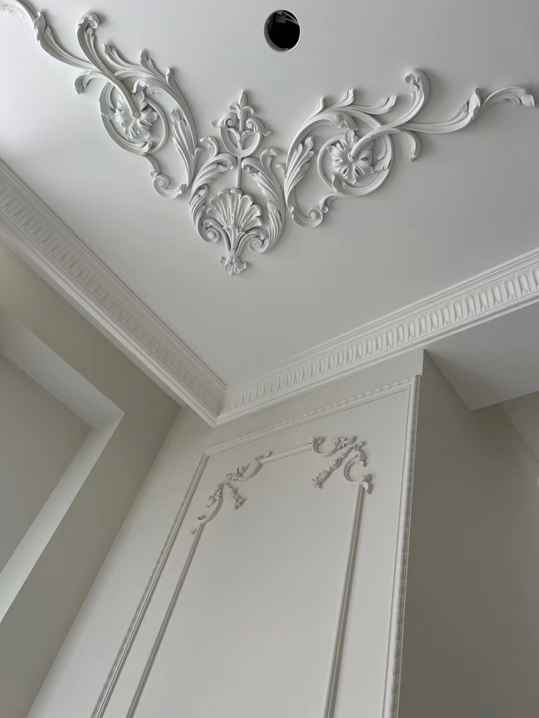 Critical Installation Precautions for Cornice Moulding Ceiling