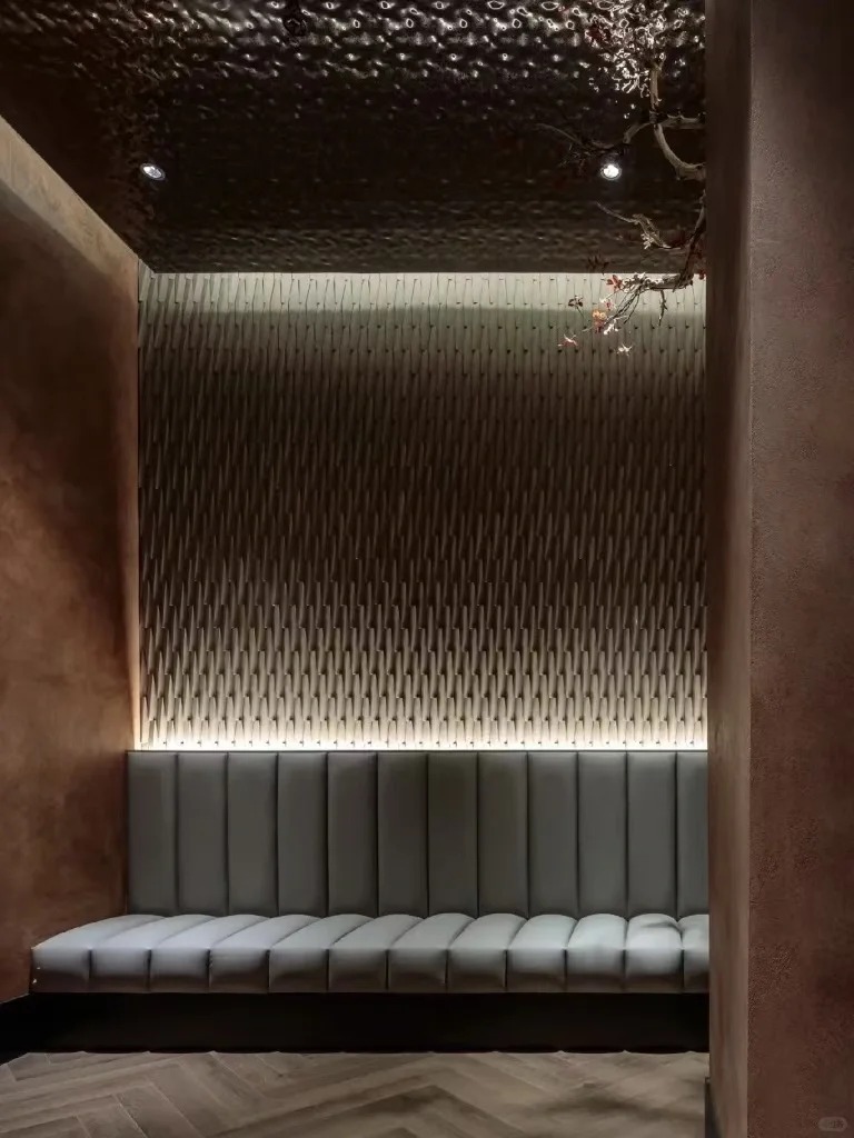 Faux Rock Shower Walls: The Ultimate Guide to Choosing & Installing in 2025